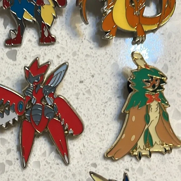 Charizard Official Pokemon Collectible Pin lot - Picture 3 of 7